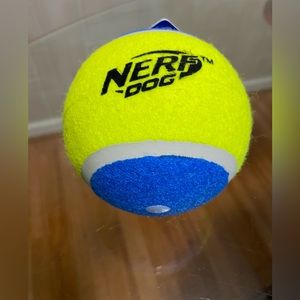 - Large nerf Build In Touch Natural Rubber Solid Tennis Ball  With Squeaker